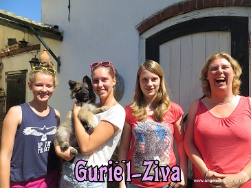 Guriël-Ziva is met Astrid, Paul en de meisjes Naomi en Evita mee gegaan naar Wassenaar